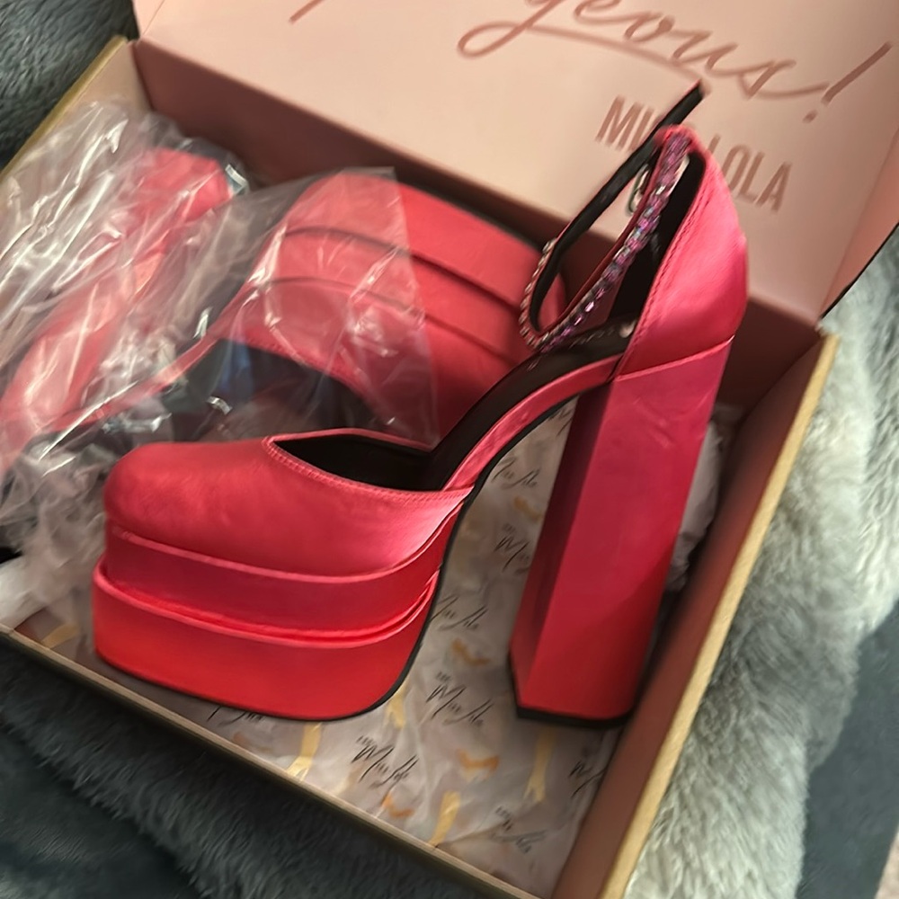Pink platforms 💖
